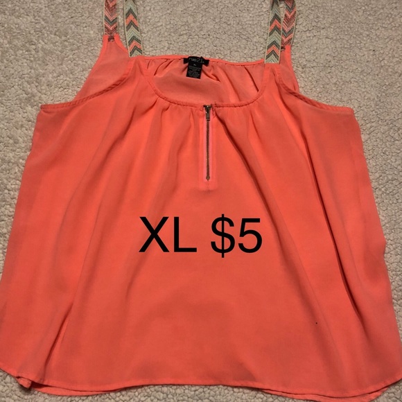 Tops and bottoms - Picture 2 of 15